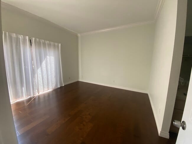 Building Photo - 4639 Executive Dr