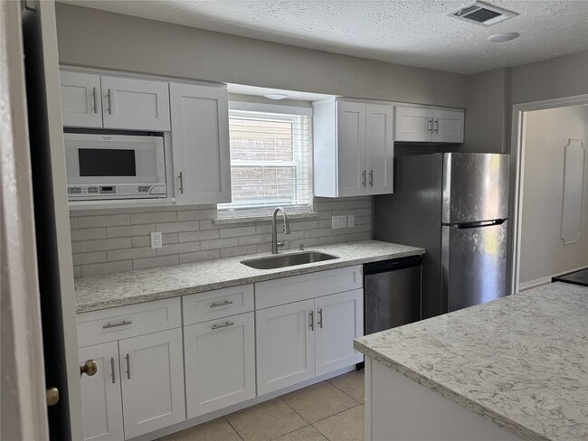 Building Photo - 3818 Willow Springs Ln