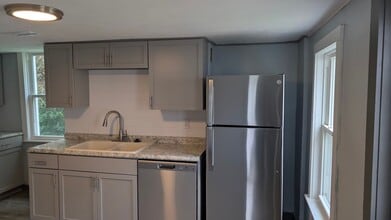 Building Photo - 510 6th Ave