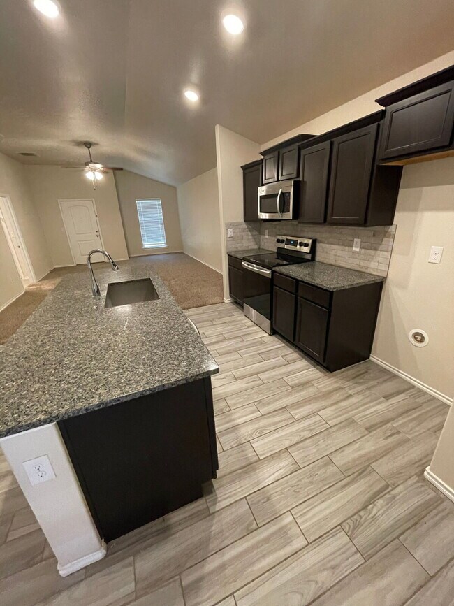 Building Photo - Beautiful Home Located In Upland Heights D...