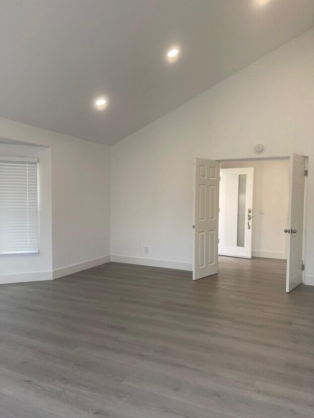 Foto del edificio - 15822 Brookhurst St