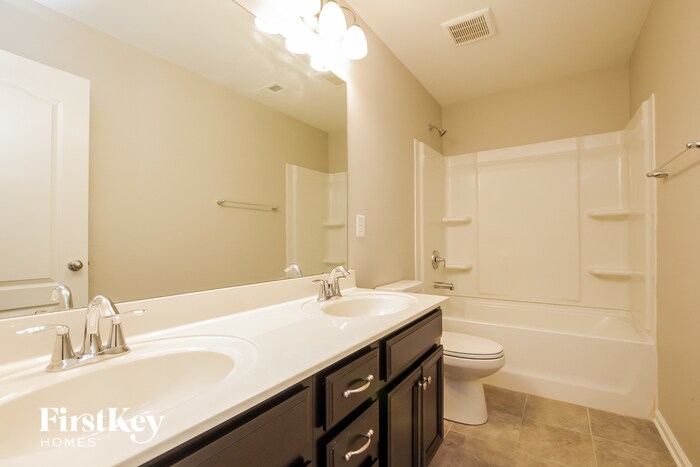 Foto del edificio - 16323 Wavenly House Dr