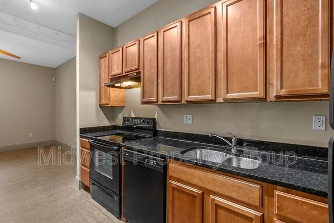 Building Photo - 4244 Chouteau Ave