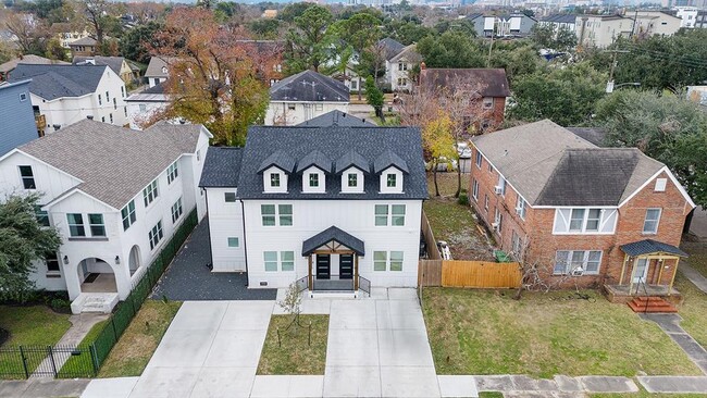 Building Photo - 2406 Truxillo St