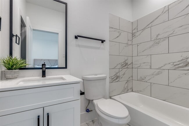 Building Photo - 3415 Yellowstone Blvd