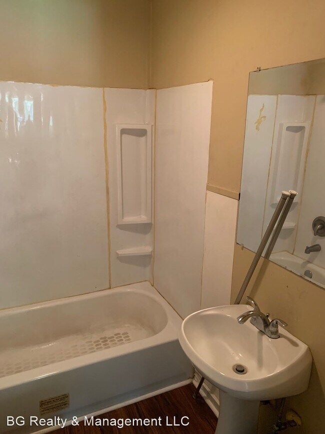 Foto del edificio - 2 br, 1 bath House - 125 S Refinery