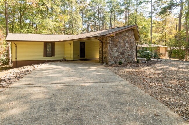 Building Photo - 23 Alina Ln