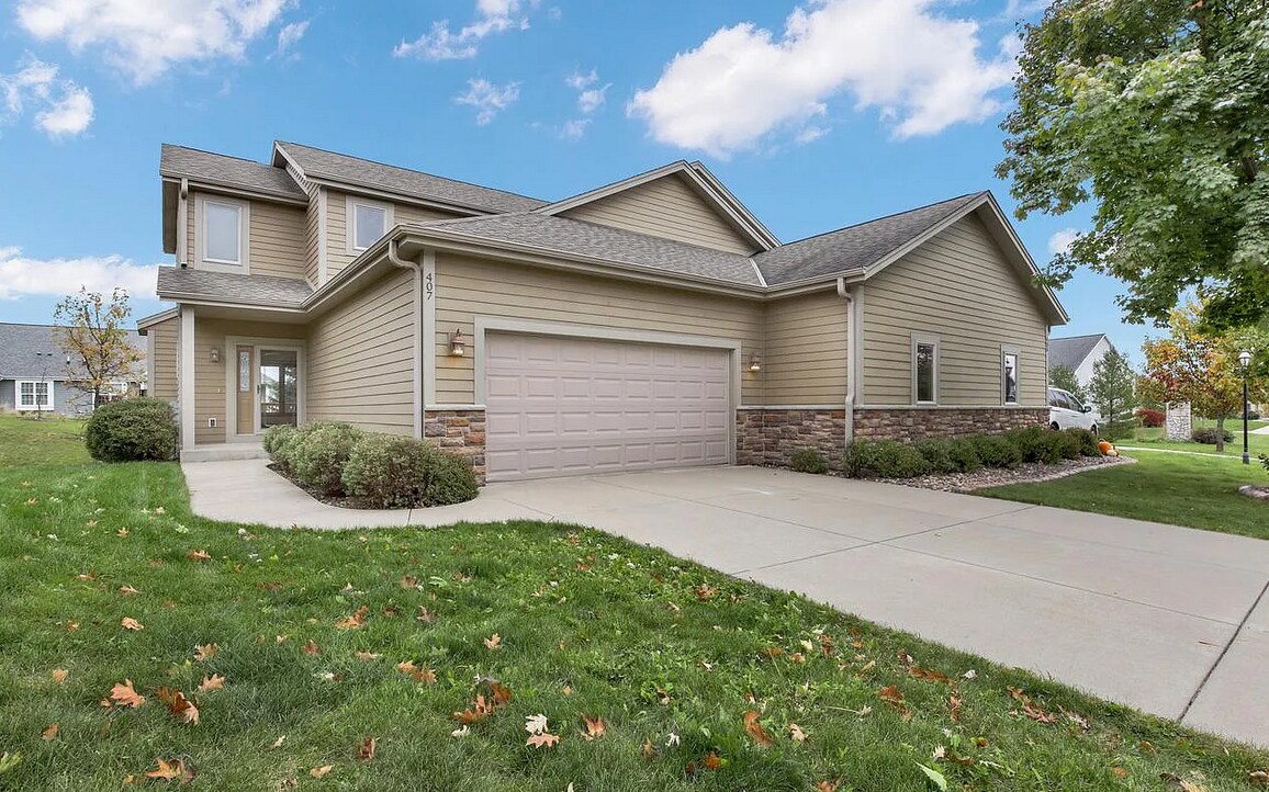 2 car garage and front door - 407 Century Oak Dr