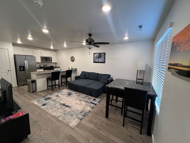 Foto del edificio - Long Valley Gem! $500 Move in Credit in December!