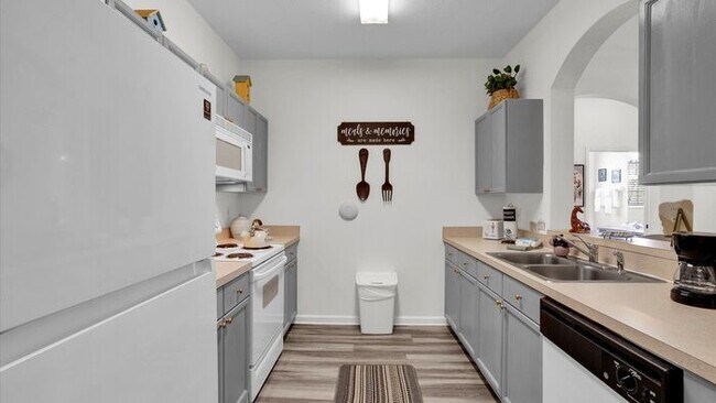 Building Photo - BF2302-203