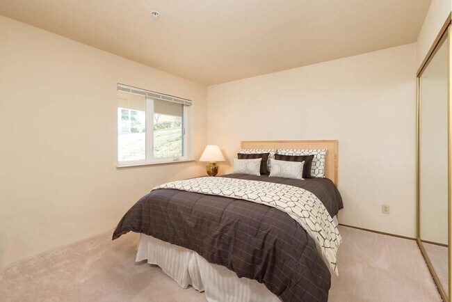 Foto del edificio - 725 Mountain View Dr