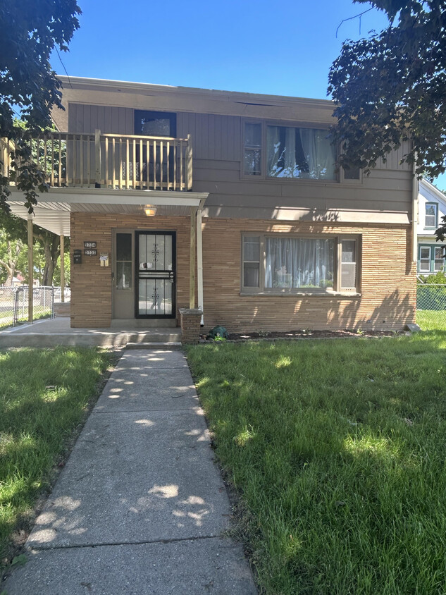 Primary Photo - 5732-5734w villard ave