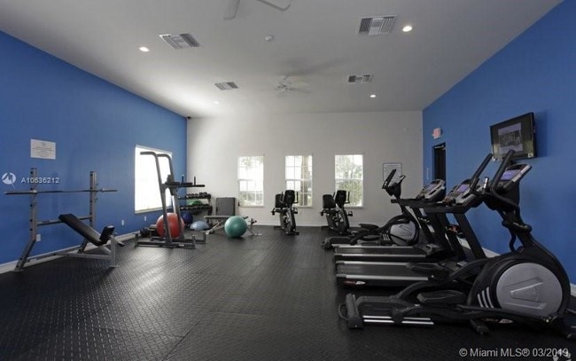 Building Photo - 248 SW 6th Pl