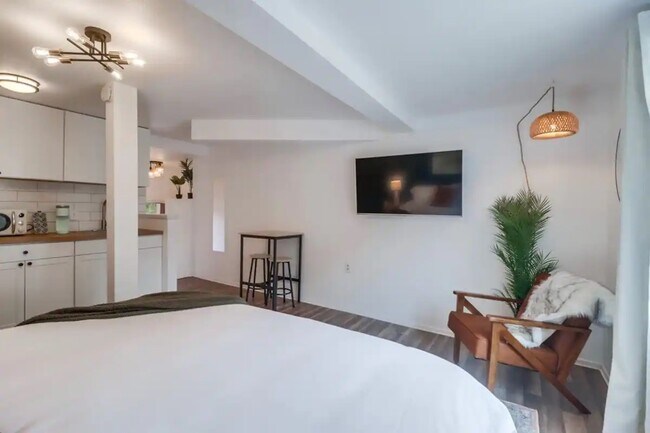 Foto del edificio - 2658 E St