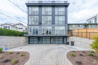 Building Photo - 909 28th Ave S