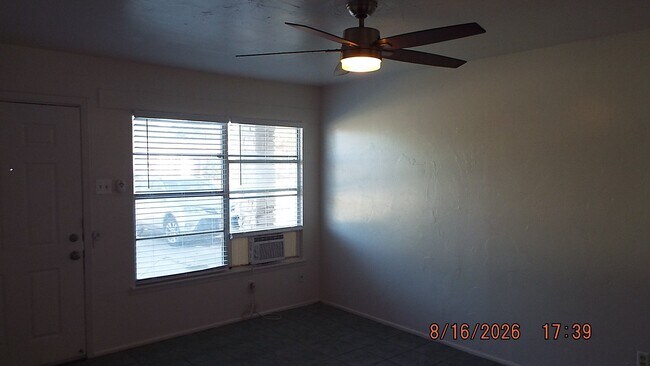 Foto del edificio - 807 Stonegate Dr