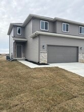 Building Photo - 11704 S 125th St