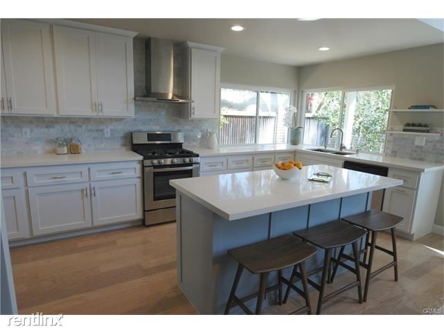 Building Photo - 7 Hickory Tree Ln