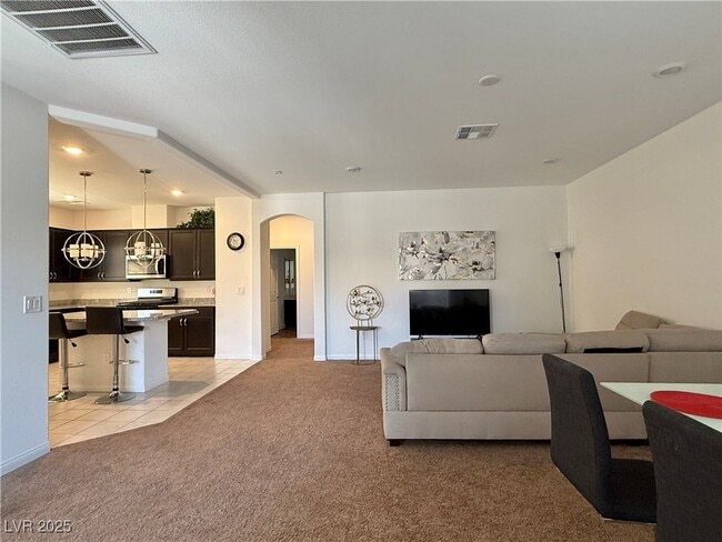 Foto del edificio - 7777 S Westwind Rd