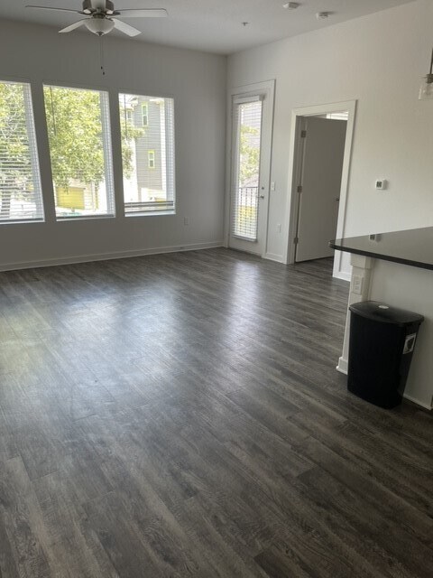 Foto del edificio - 680 Naumann Dr