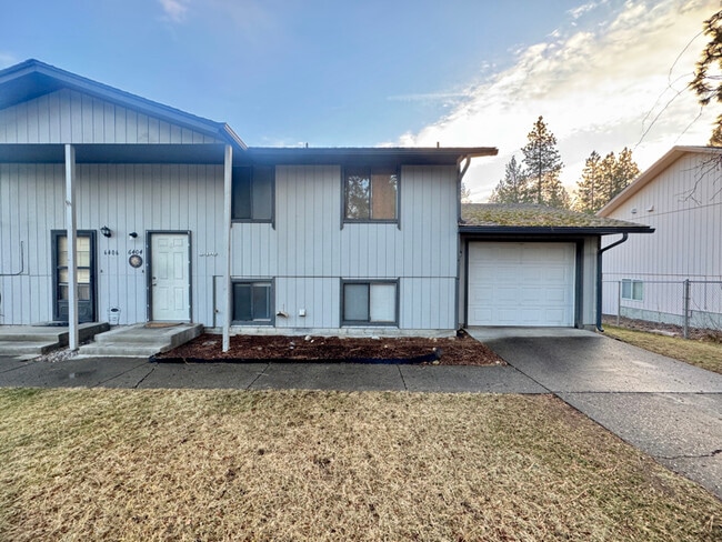 Building Photo - 6404 E 11th Ave