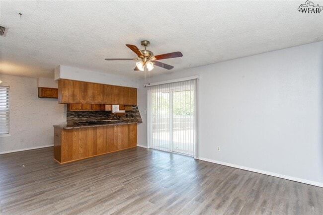 Foto del edificio - 5238 Kingston Dr