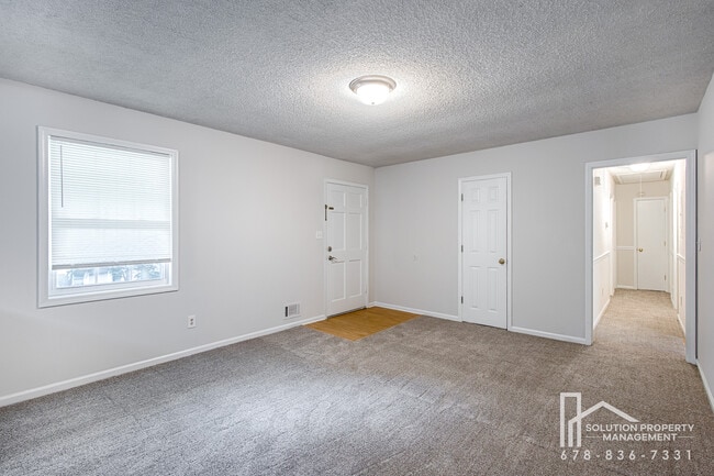 Foto del edificio - 1006 Hampton Ct NW