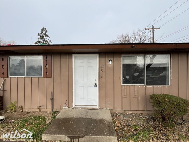 Building Photo - 35 W Viola Ave