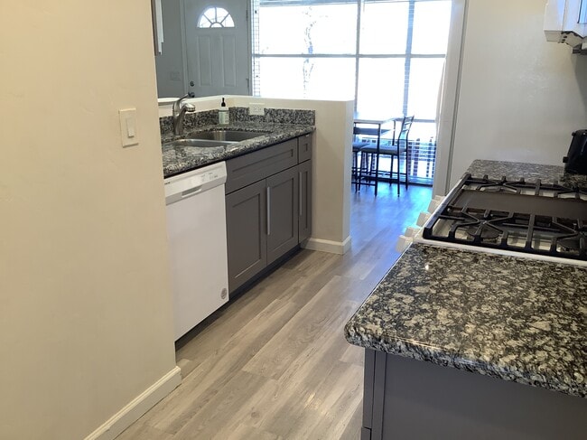 Foto del edificio - 4504 E Linden St