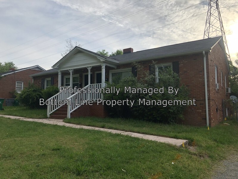 Primary Photo - 2701 Watson Dr