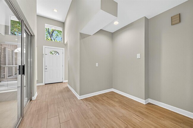 Foto del edificio - 5054 Pine Cliff Dr