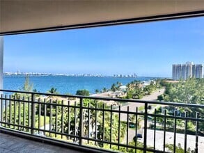 Building Photo - 11113 Biscayne Blvd