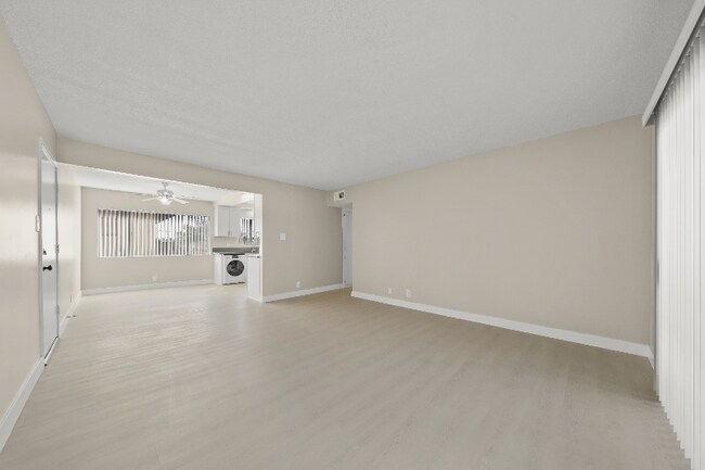 Foto del edificio - 12236 Manor Dr