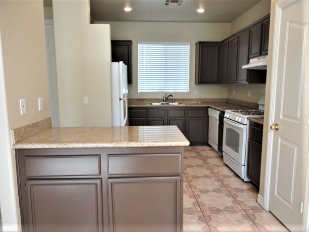 Foto del edificio - 1576 Stone Valley Ave