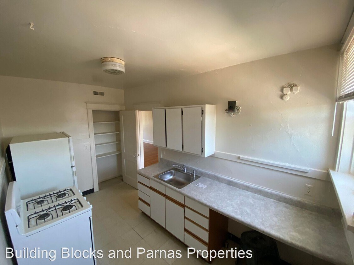 Building Photo - 730 Heman Ave