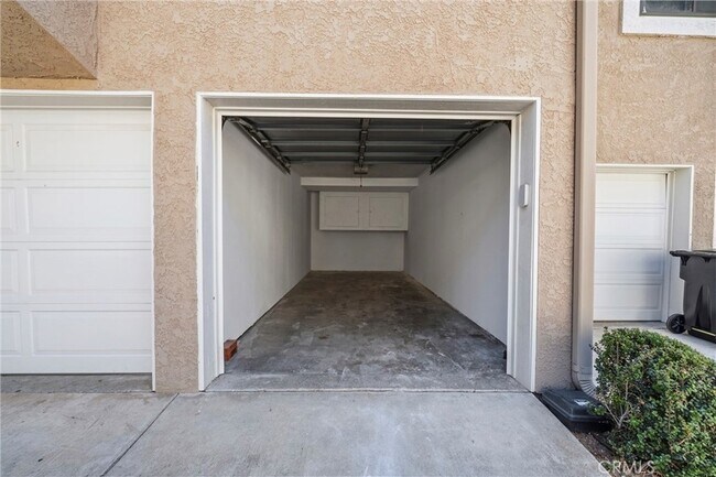 Foto del edificio - 1631 Charterwood Ct