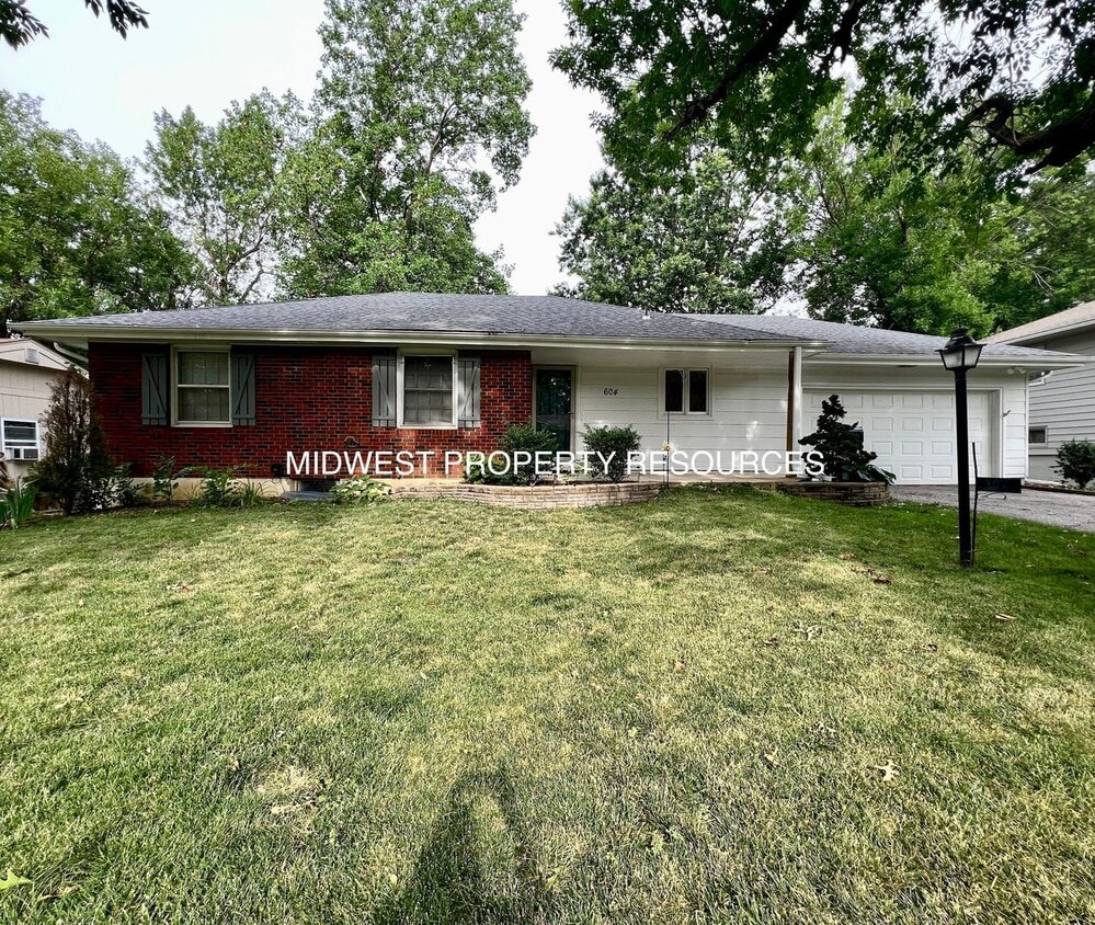 Primary Photo - Amazing 3 Bedroom Ranch Home!