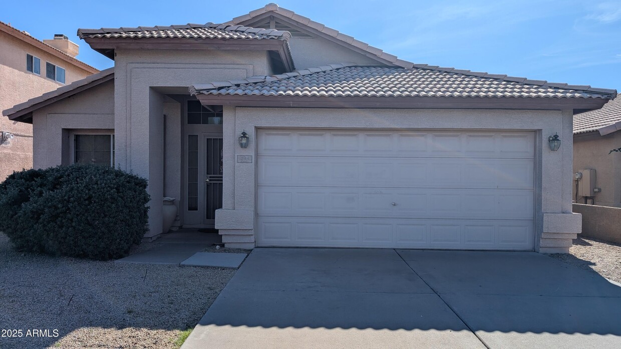 Foto principal - 249 W Grovers Ave