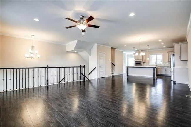 Foto del edificio - 827 Stone Ridge Ln NE