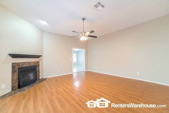 Building Photo - 4 Bedroom 2 Bath Glendale Home with Pool