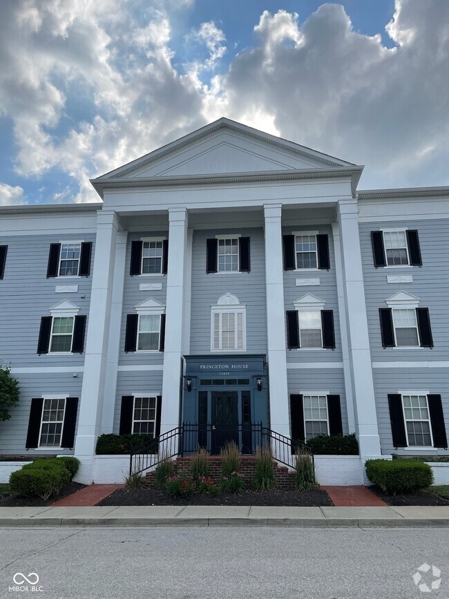 Building Photo - 12820 University Crescent