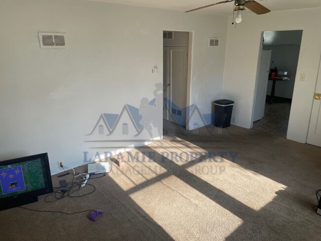 Foto del edificio - 2 Bed 1 Bath Near Campus
