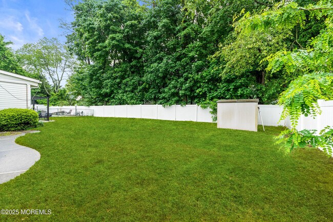 Foto del edificio - 606 Deal Rd