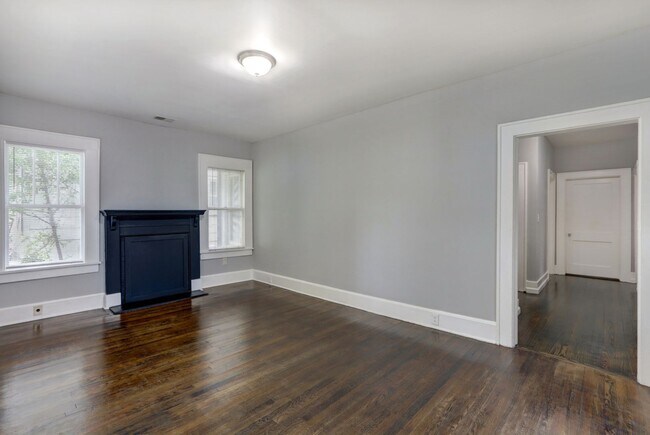 Foto del edificio - Large 3BR/2BA Downtown Home Walking Distan...
