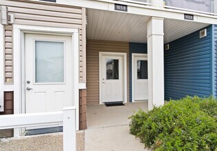 Building Photo - 3367 Green Poppy St