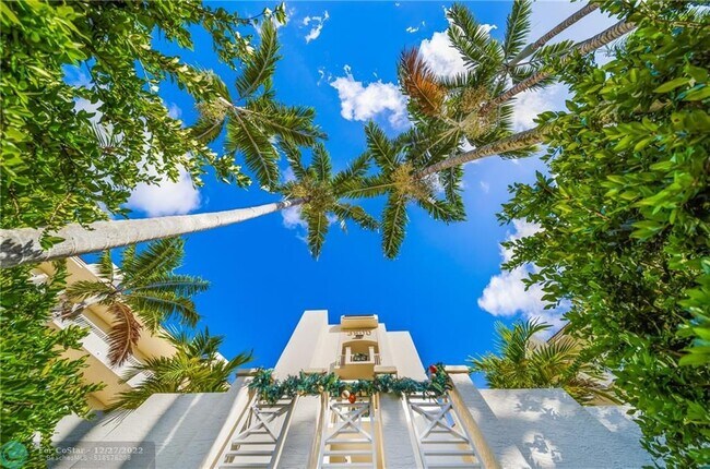 Building Photo - 3500 Oaks Clubhouse Dr