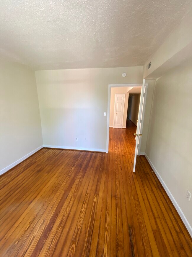 Foto del edificio - 3141 Ellwood Ave