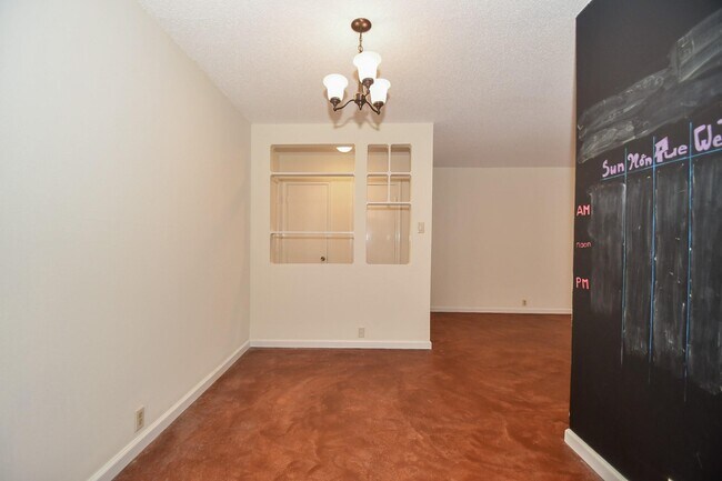 Building Photo - 2601 Bellefontaine