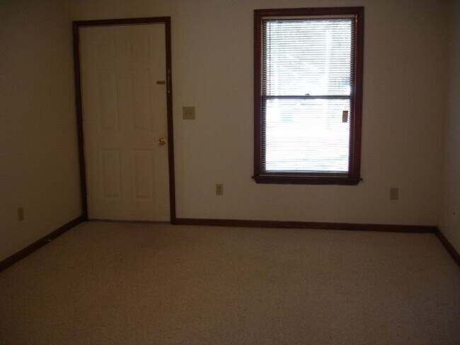 Foto del edificio - 105 Hickory Hills Ct