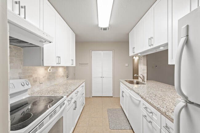 Foto del edificio - 10834 Lynbrook Dr